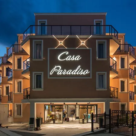 Casa Paradiso アパートホテル