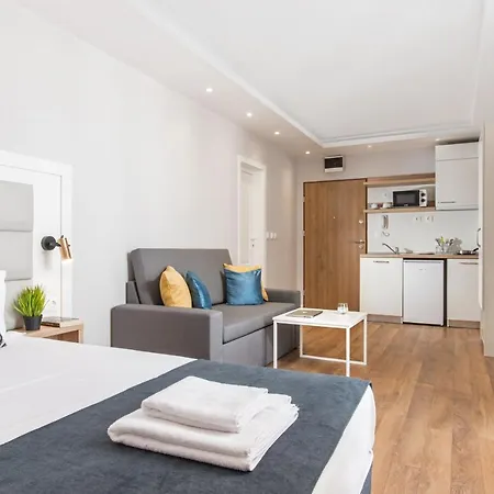 Casa Paradiso アパートホテル 4*