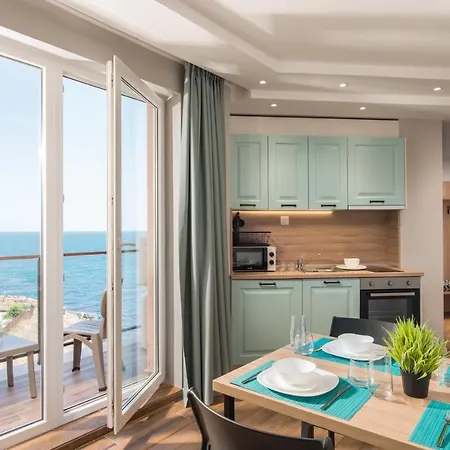 Casa Paradiso Apartmanhotel 4*
