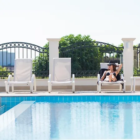 Casa Paradiso 4* 阿赫托波尔