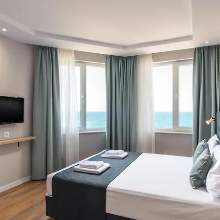 Casa Paradiso Apartmanhotel 4*