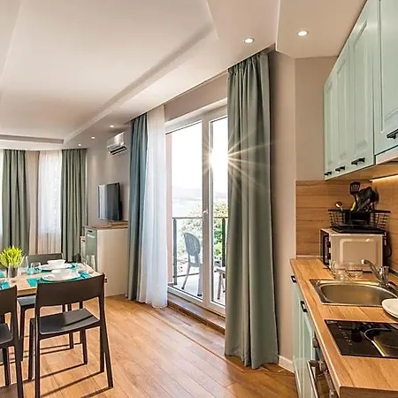 Casa Paradiso * 阿赫托波尔